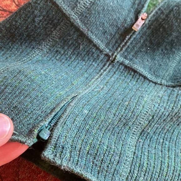 Mountain Hardwear Wool poly stretch full zip jacket sweater dark pine green S M - Picture 12 of 13